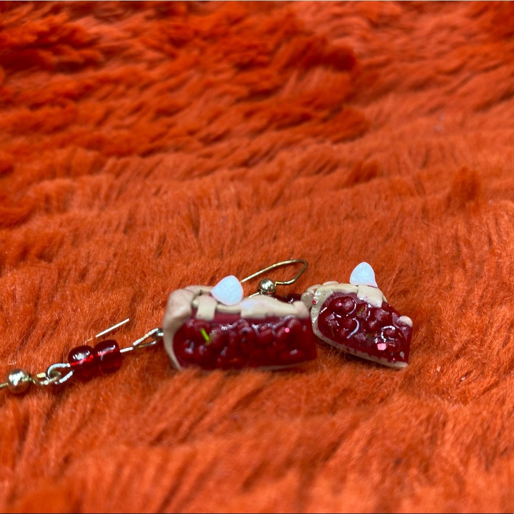 Sweet Cherry pie earrings - Picture 2 of 6